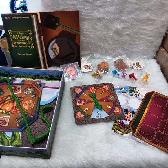 Funko Disney Mickey and The Beanstalk Board Game - Picture 3 of 4
